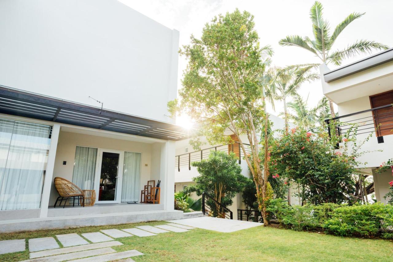 Solitude Acacia Resort Mabini  Exterior photo
